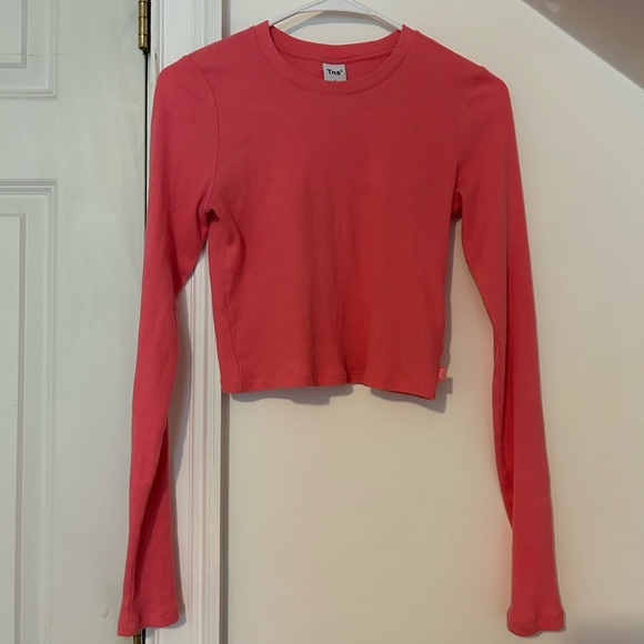 Aritzia Tna Rare Pink Color Long Sleeve Cropped Shirt - Picture 5 of 5